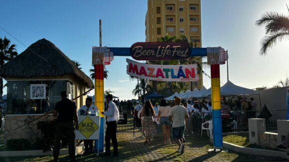 Mazatlán brinda por el turismo con el Beer Live Fest, que reúne cervecerías de todo México en un ambiente familiar