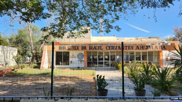 “Que no la muevan”: diputado propone transformar biblioteca Raúl Cervantes Ahumada en centro de innovación