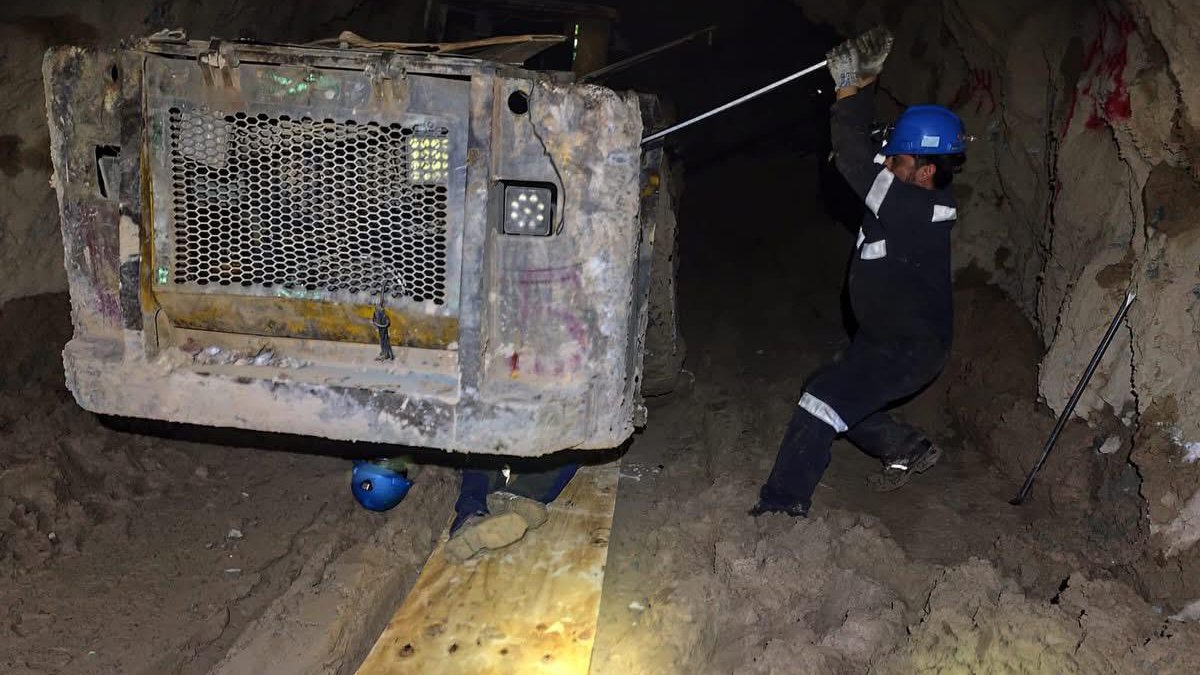 busca de mineros en la mina santa fe en el rosario sin