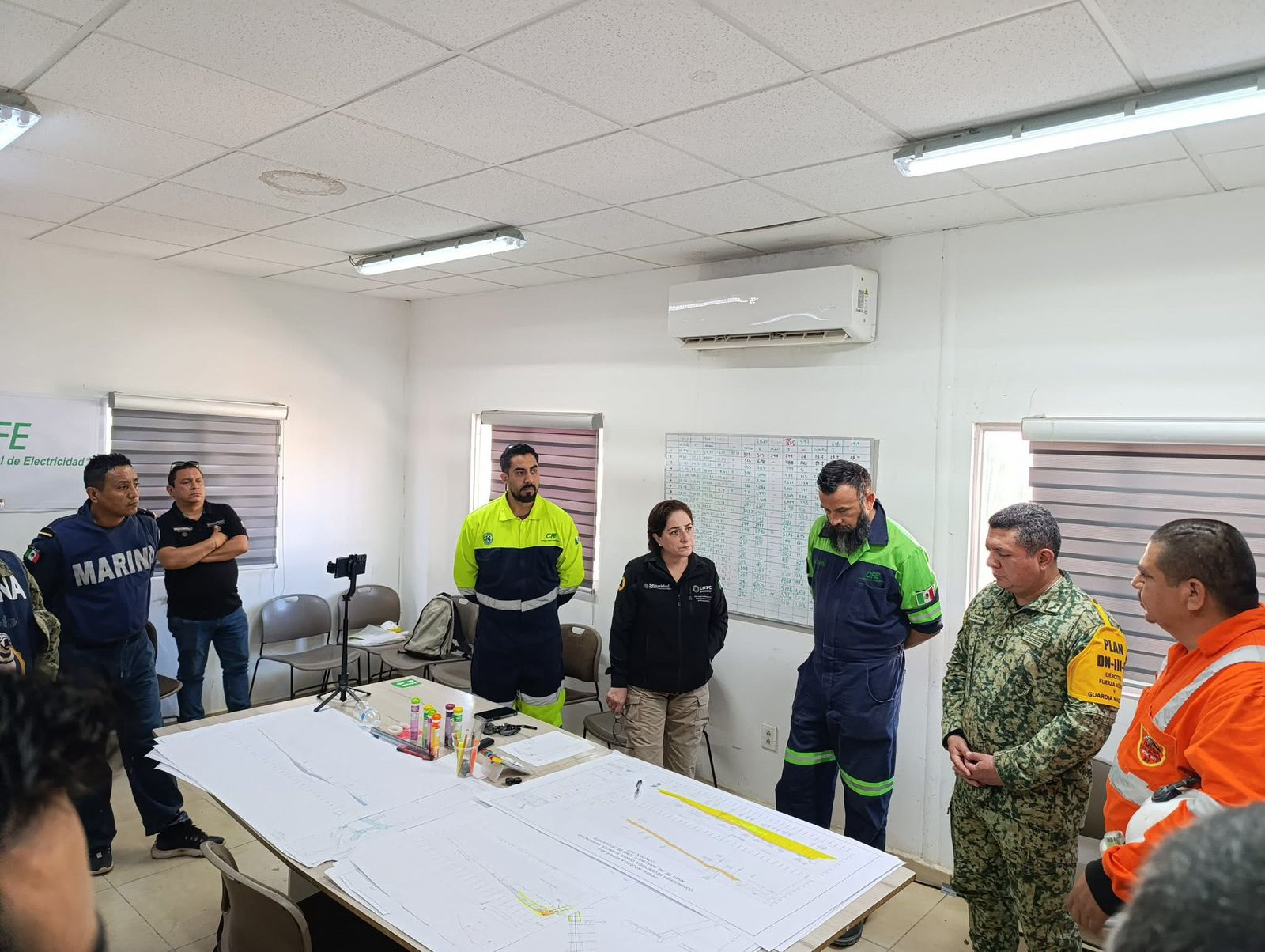 Autoridades mantienen labores ininterrumpidas en la rampa 48-2 Norte para localizar al último minero atrapado.