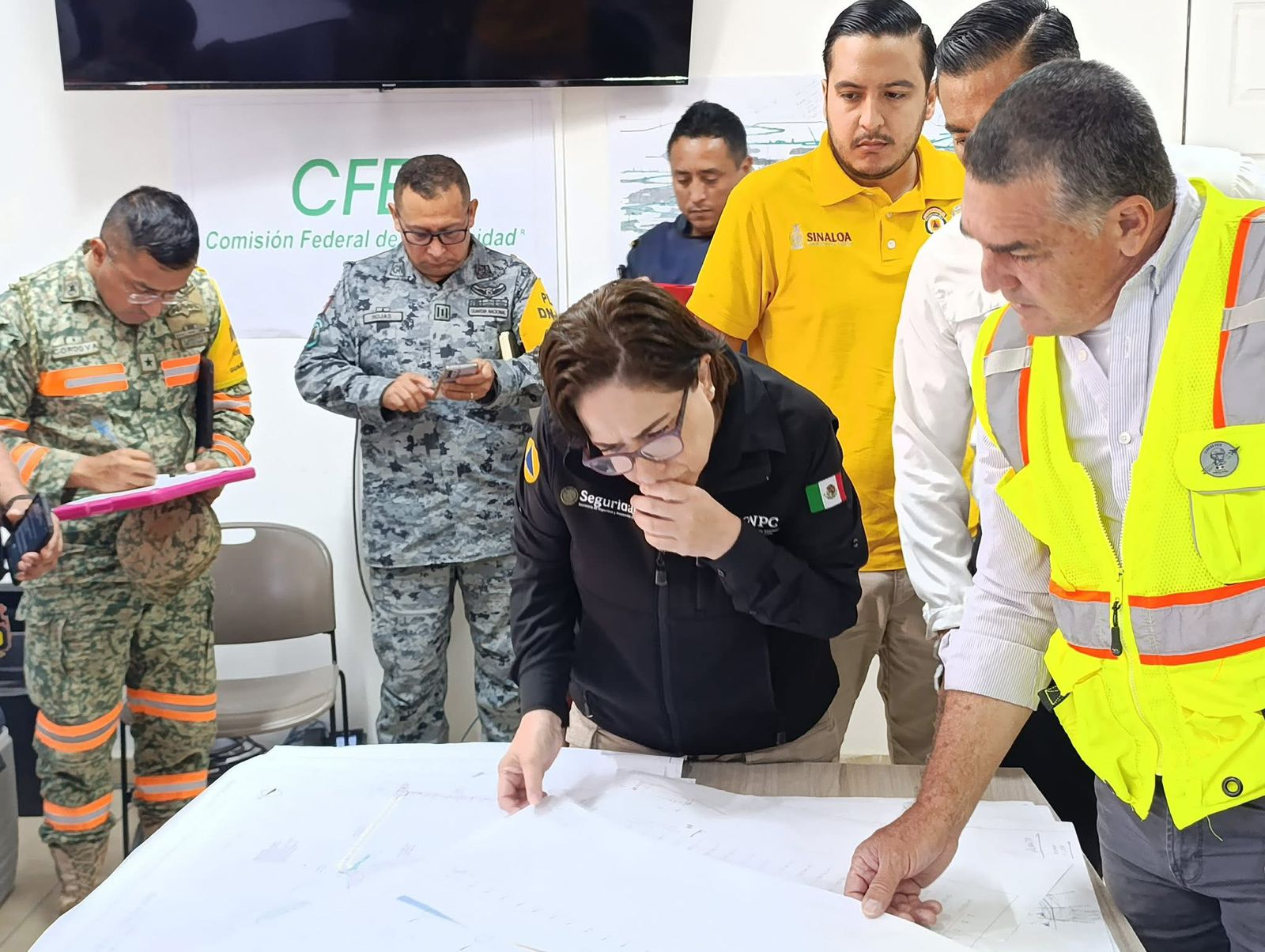 Autoridades mantienen labores ininterrumpidas en la rampa 48-2 Norte para localizar al último minero atrapado.