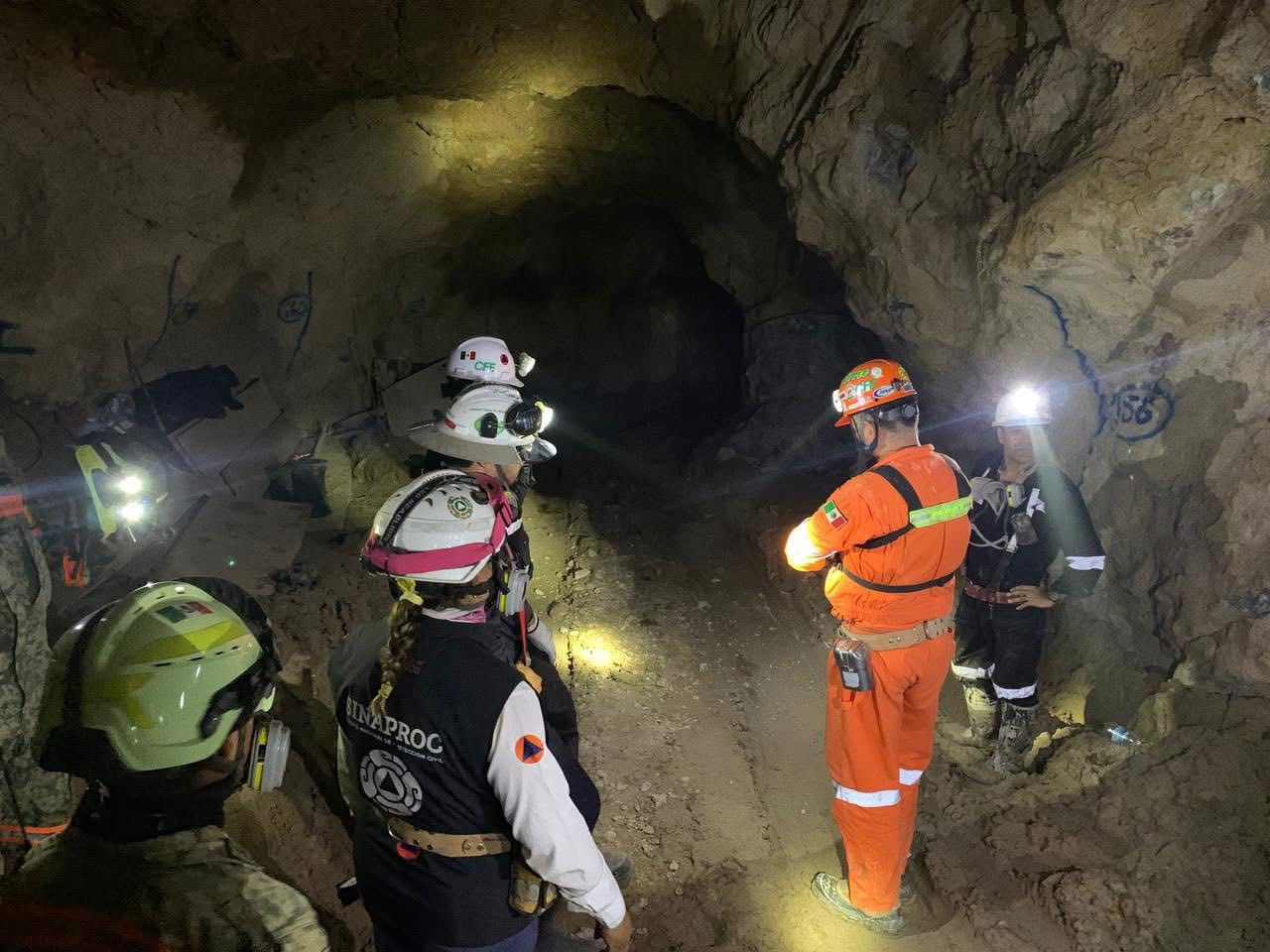Autoridades mantienen labores ininterrumpidas en la rampa 48-2 Norte para localizar al último minero atrapado.