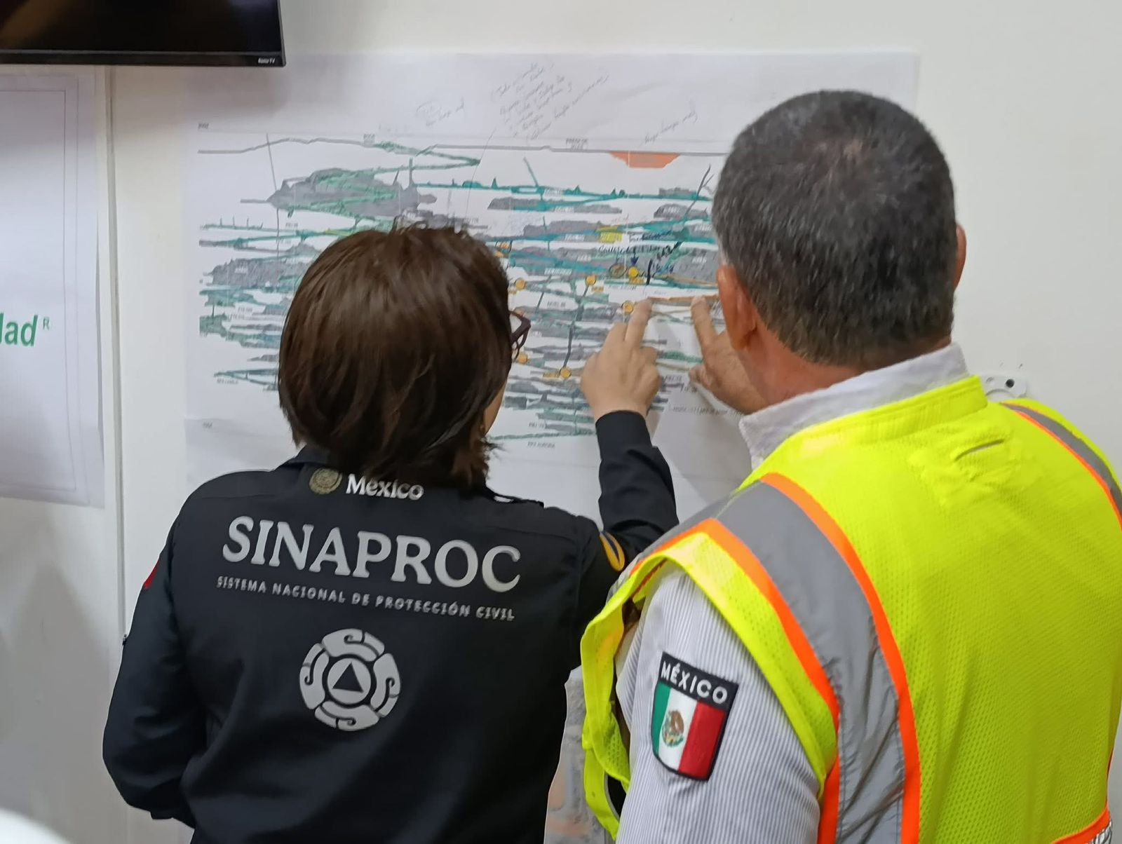 Autoridades mantienen labores ininterrumpidas en la rampa 48-2 Norte para localizar al último minero atrapado.