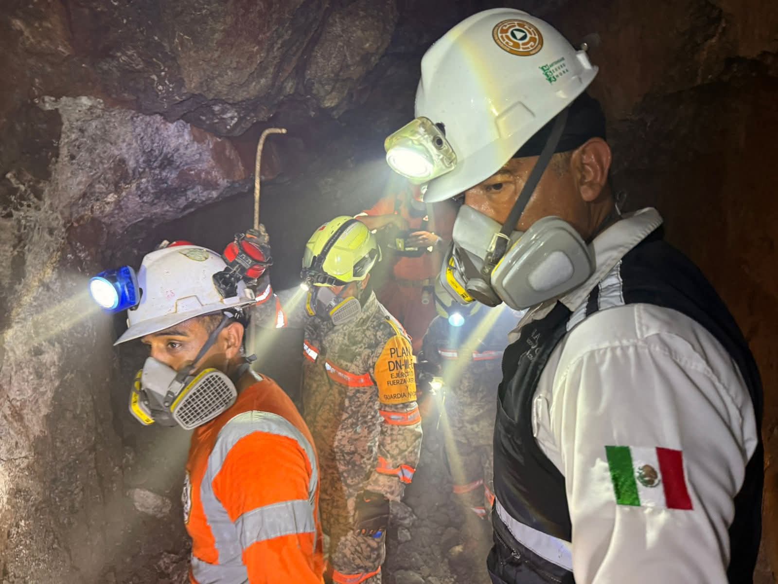 Búsqueda de último minero en El Rosario