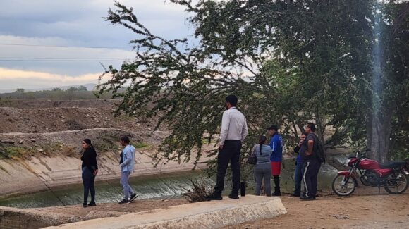 Hombre muere ahogado tras caer por accidente a canal de agua en el campo El Diez de Culiacán, Sinaloa
