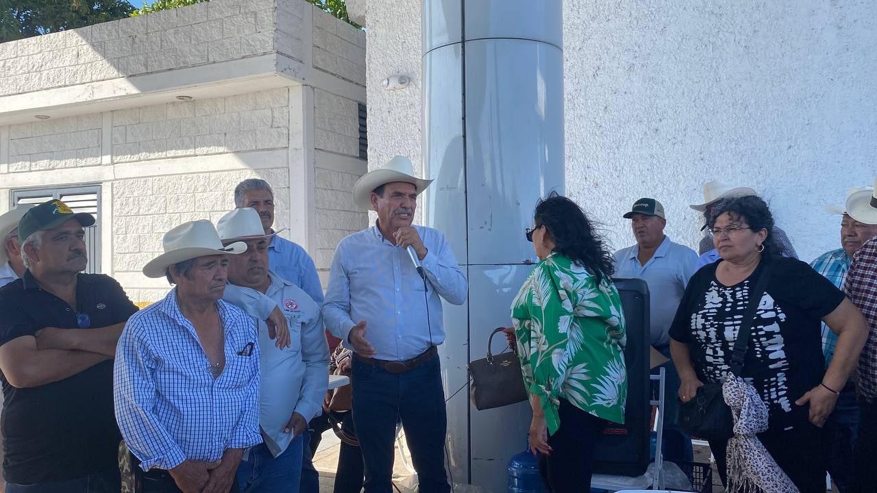 Productores ceden caseta de Cuatro Caminos, en Guasave, Sinaloa, con ultimátum: “confianza en Baltazar sí, en el gobierno no”