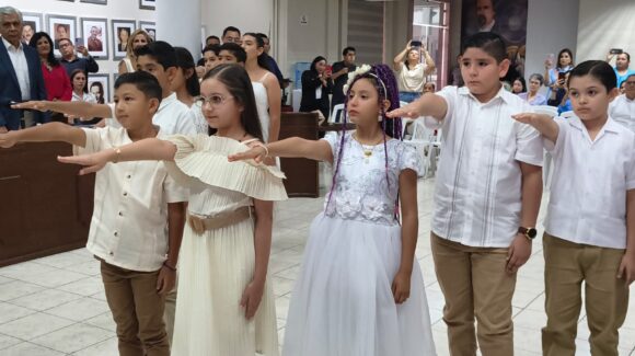 Rinden protesta integrantes del Cabildo Infantil 2026 en Mazatlán, Sinaloa, por el Día del Niño