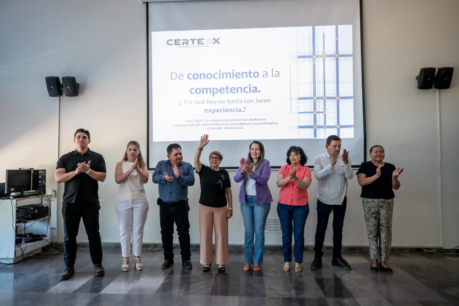 Brindan capacitación a jóvenes, emprendedores y empresarios de Guasave