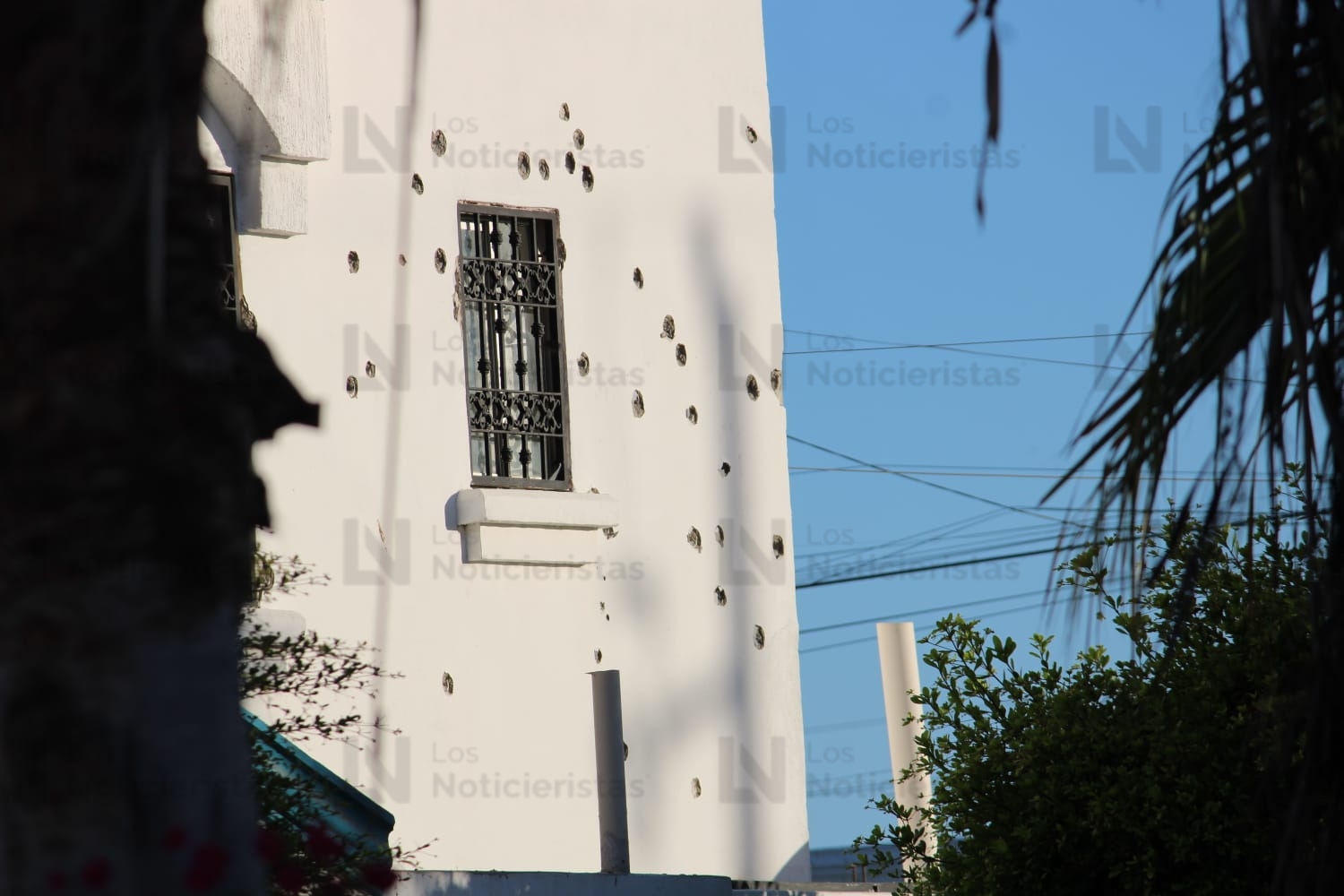 Rafaguean vivienda en el fraccionamiento Villas del Rey en Mazatlán