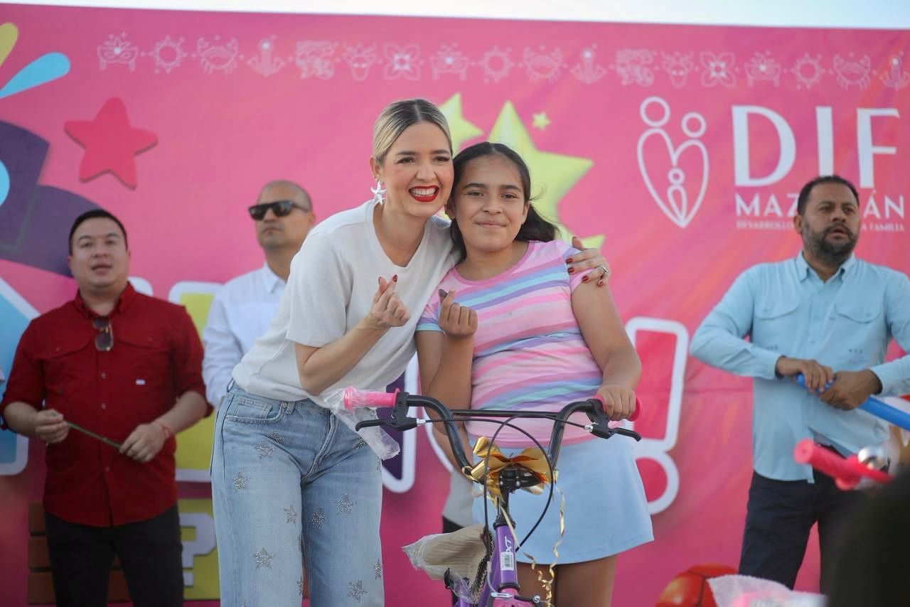 Celebran a los niños de Mazatlán en la colonia Francisco Villa