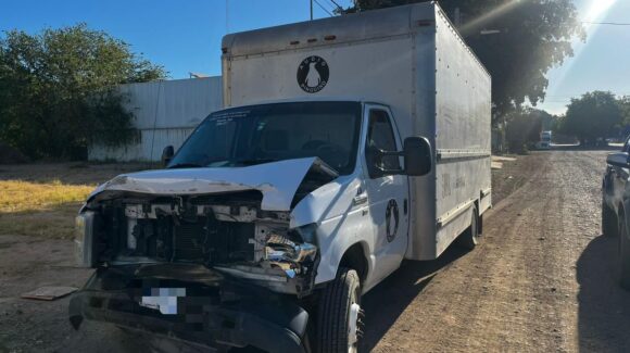 Choque entre dos camionetas deja una persona lesionada en Guasave, Sinaloa