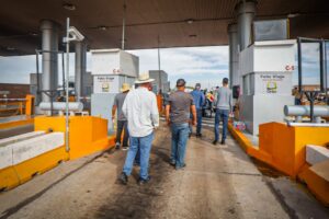 productores mantienen tomadas y semibloqueadas algunas casetas en sinaloa
