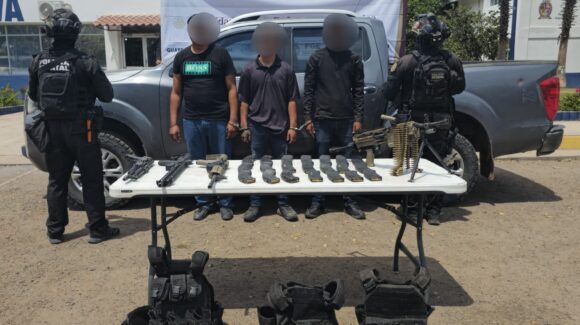 ¡Con AK-47 y vehículos robados! Detienen en distintos hechos a 7 civiles, cuatro son menores de edad, en Culiacán, Sinaloa