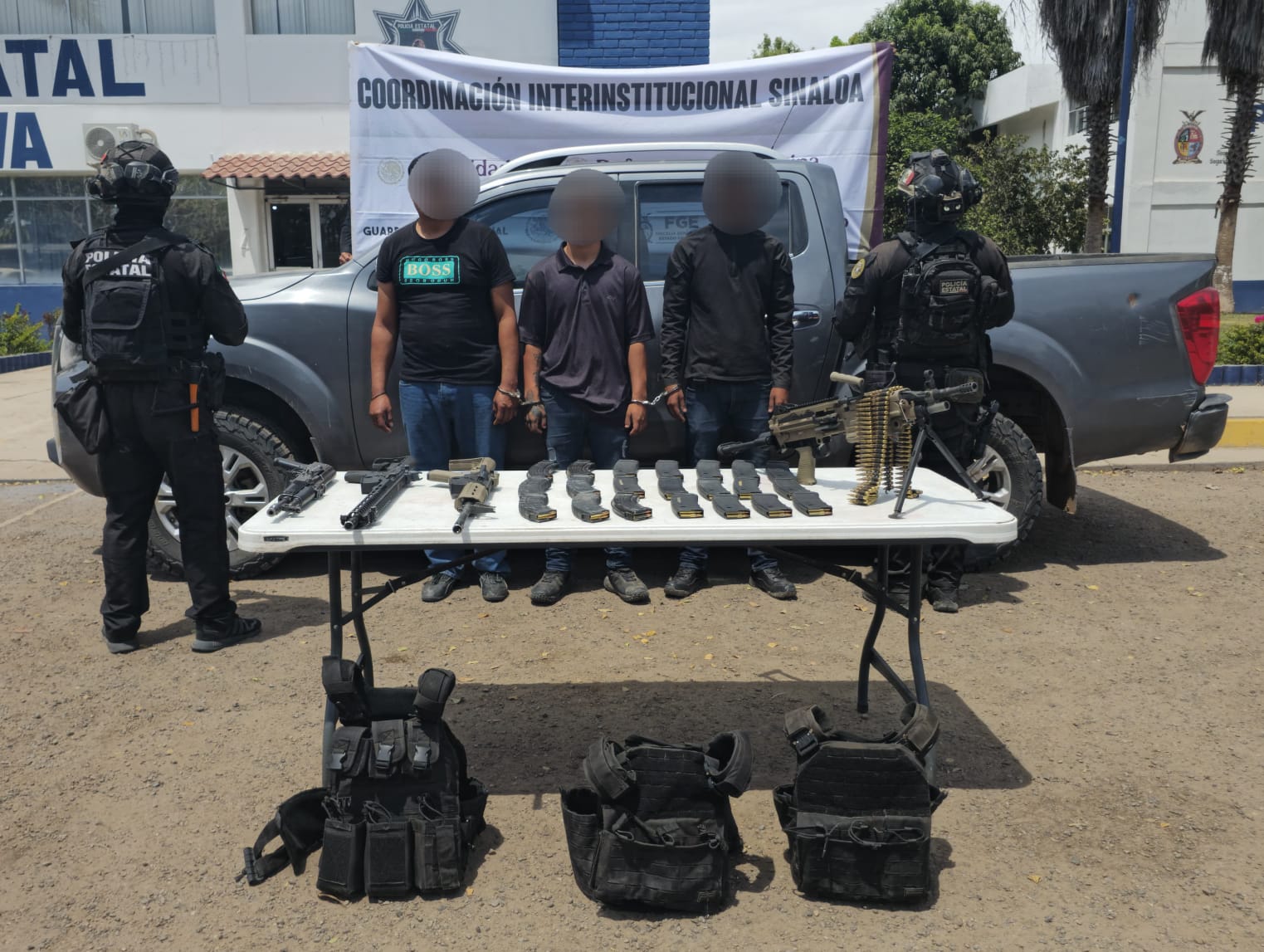 Civiles armados detenidos en Culiacán, Sin.