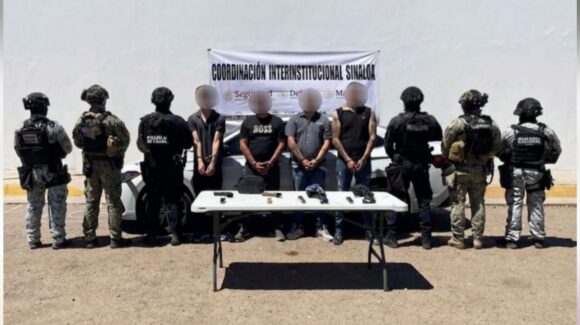 ¡Hay un menor de edad! Detienen a 4 sujetos armados en un vehículo robado en Culiacán, Sinaloa