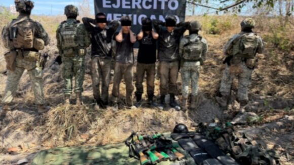 Detienen a 4 civiles armados tras agredir a personal militar en Escuinapa, Sinaloa; tres de ellos son menores
