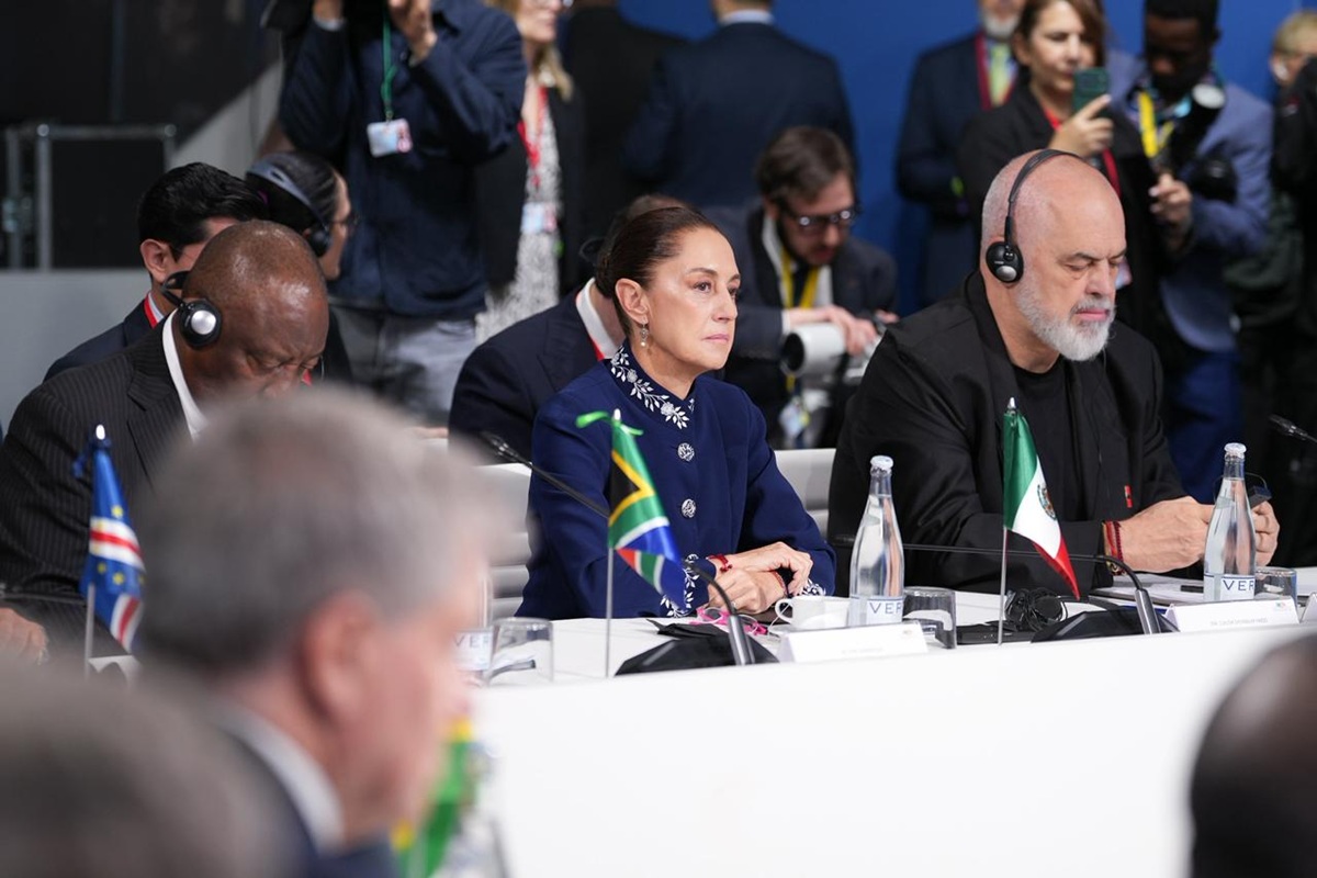 Claudia Sheinbaum en la cumbre de España