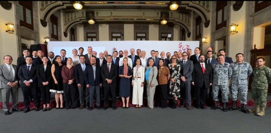 Claudia Sheinbaum y empresarios gasolineros de México