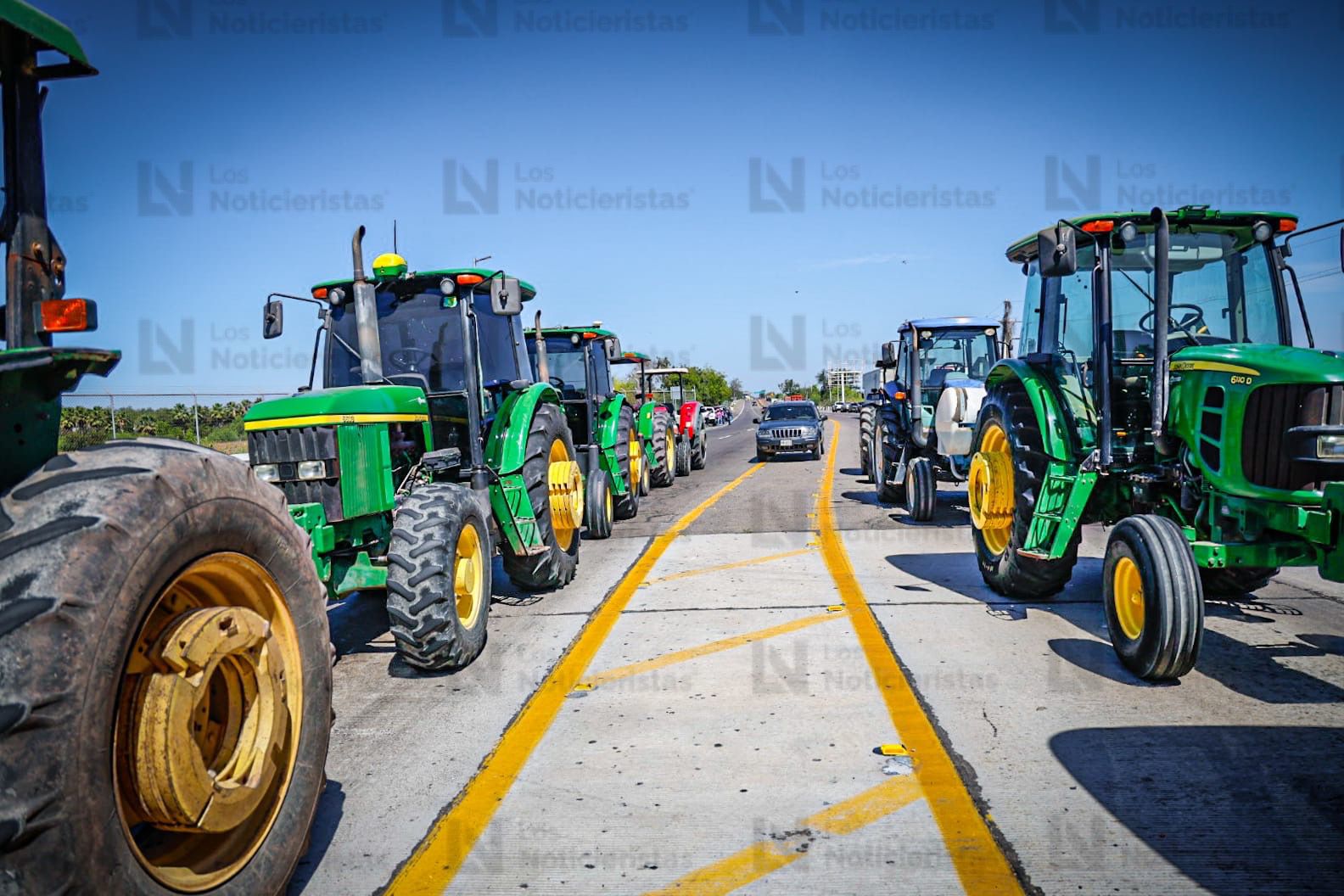 productores liberan la caseta de cobro el pisal en navolato