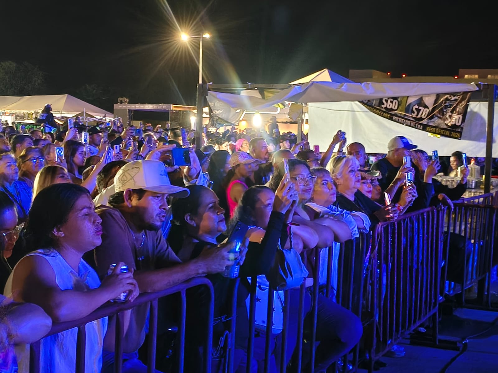Lleno total en la Semana de la Moto durante concierto