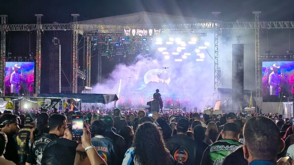Lleno total en la Semana de la Moto durante la segunda noche de actividades en Mazatlán
