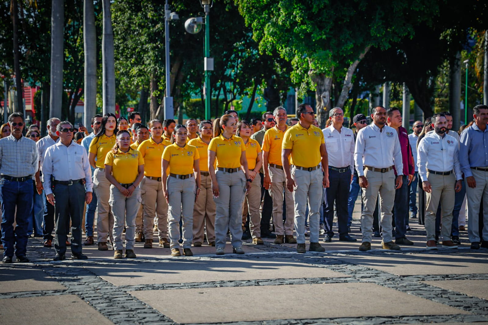 Funcionarios de gobierno asisten a conmemoración