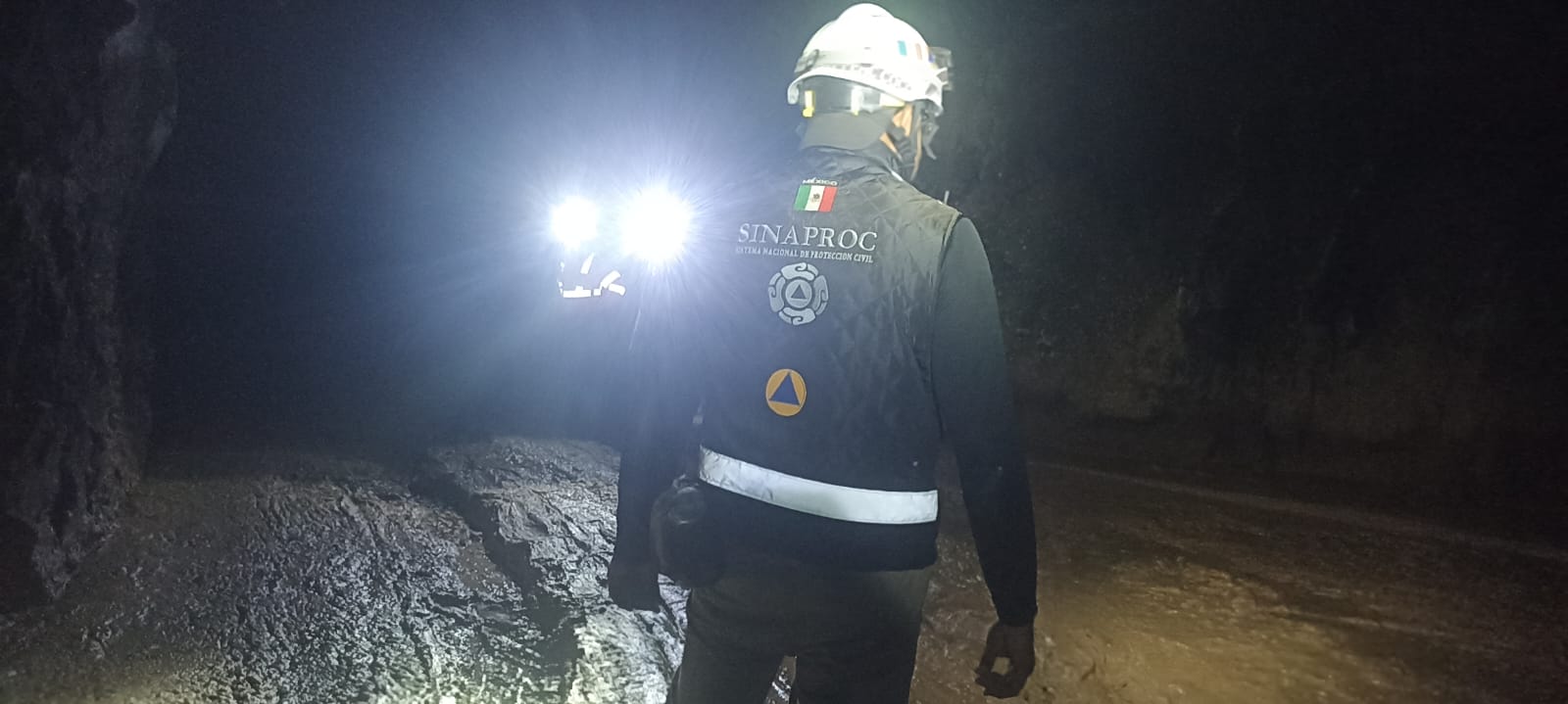 Continúan labores de rescate de los tres mineros en El Rosario