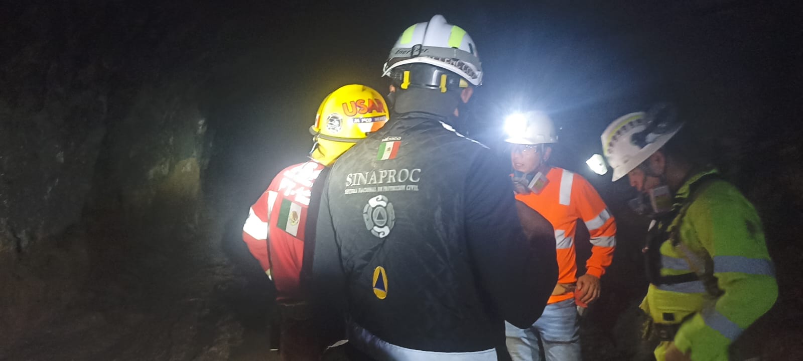 Continúan labores de rescate de los tres mineros en El Rosario