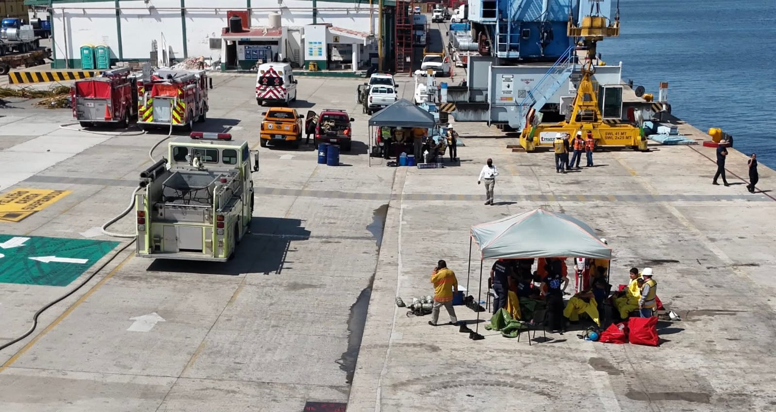 Bomberos controlan derrame de un material peligroso en Mazatlán