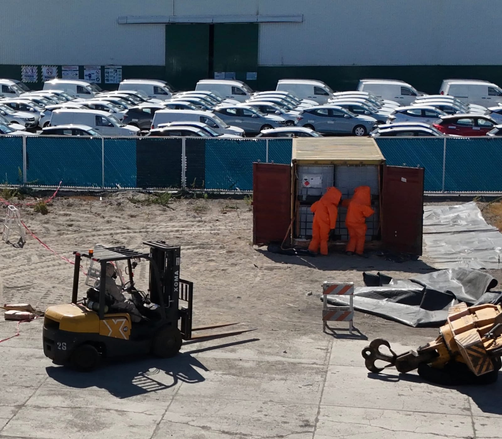 Bomberos controlan derrame de un material peligroso en Mazatlán