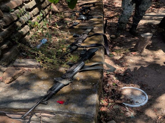 elementos del ejercito decomisan armas largas y cartuchos en operativos al sur de sinaloa