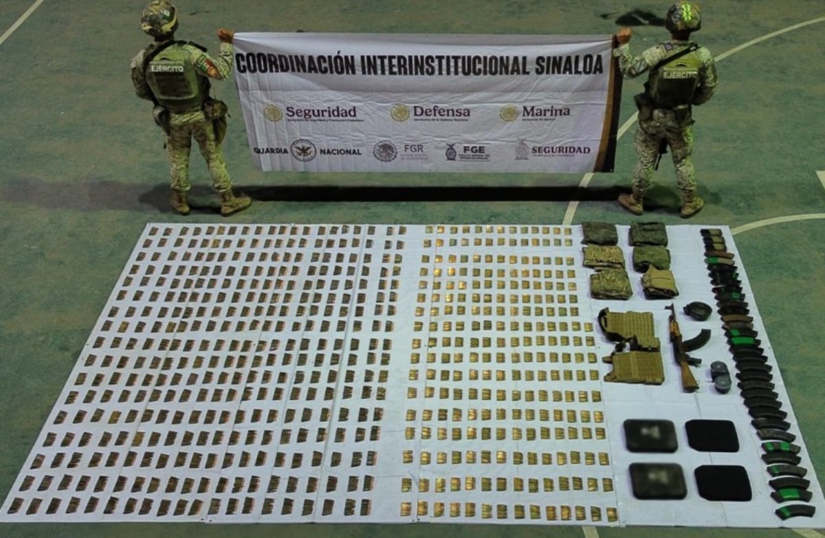 Ejército asegura arsenal y equipo táctico en Escuinapa