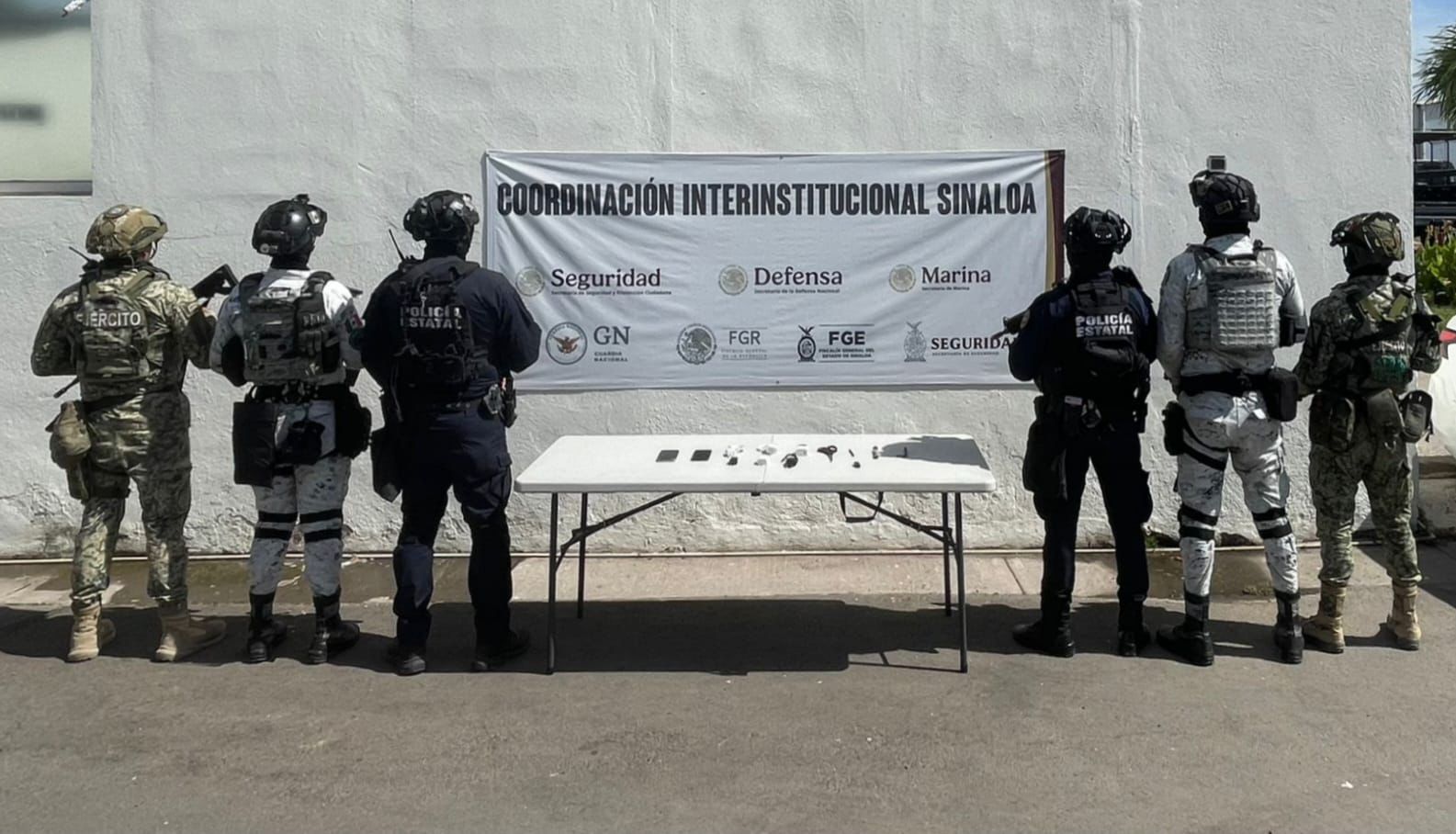 Memorias USB, celulares y puntas, aseguran dentro del penal de Aguaruto, en Culiacán, Sinaloa, este martes