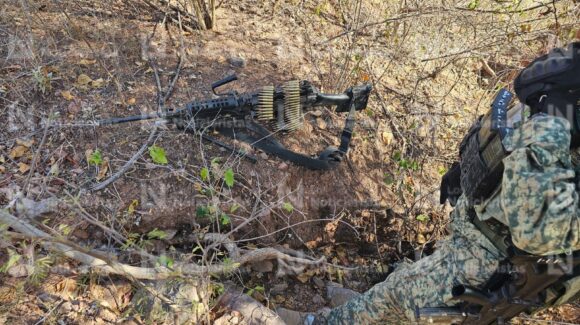 Aseguran armas largas, chalecos balísticos, cartuchos y cargadores en poblado de la sindicatura de Tepuche en Culiacán, Sinaloa