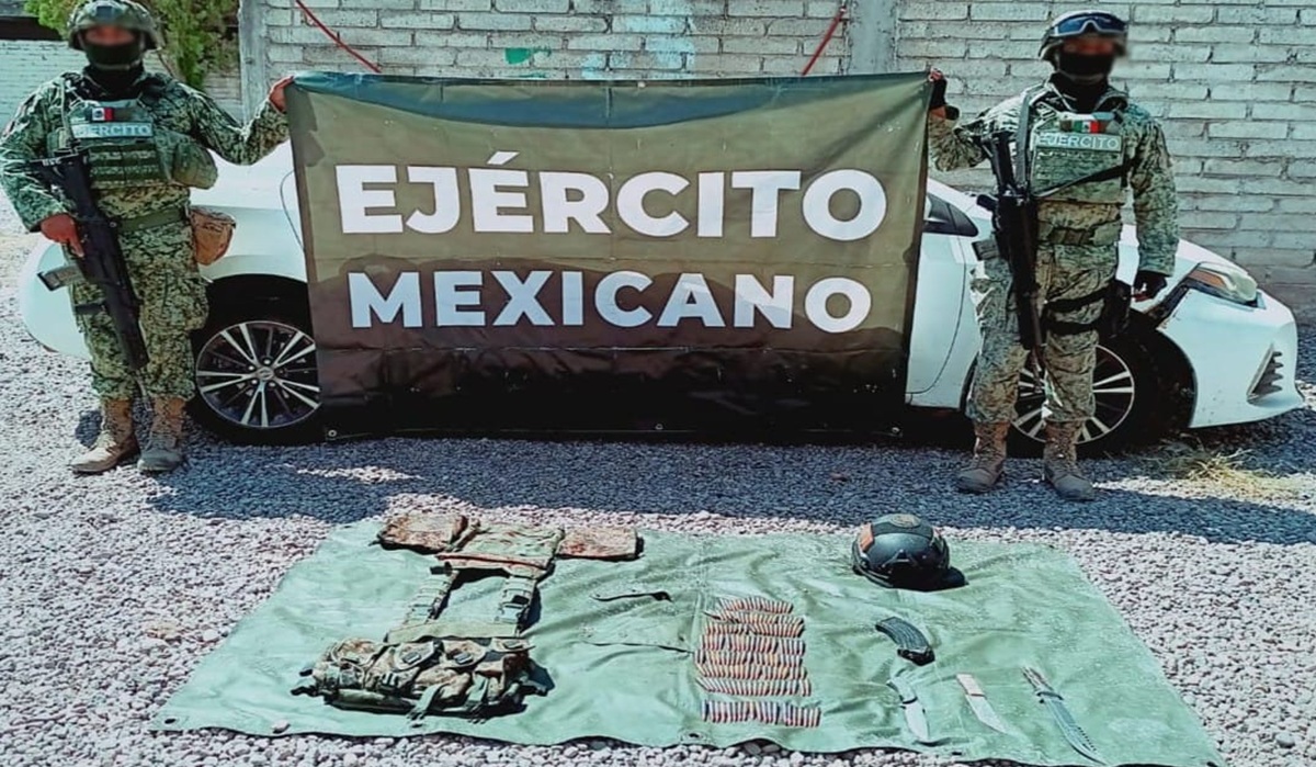 Decomisan armamento en el sur de Sinaloa
