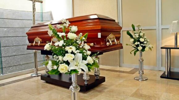 Compró un paquete funerario, la dejaron sin carroza y querían cobrarle más: ocurrió en Guasave, Sinaloa