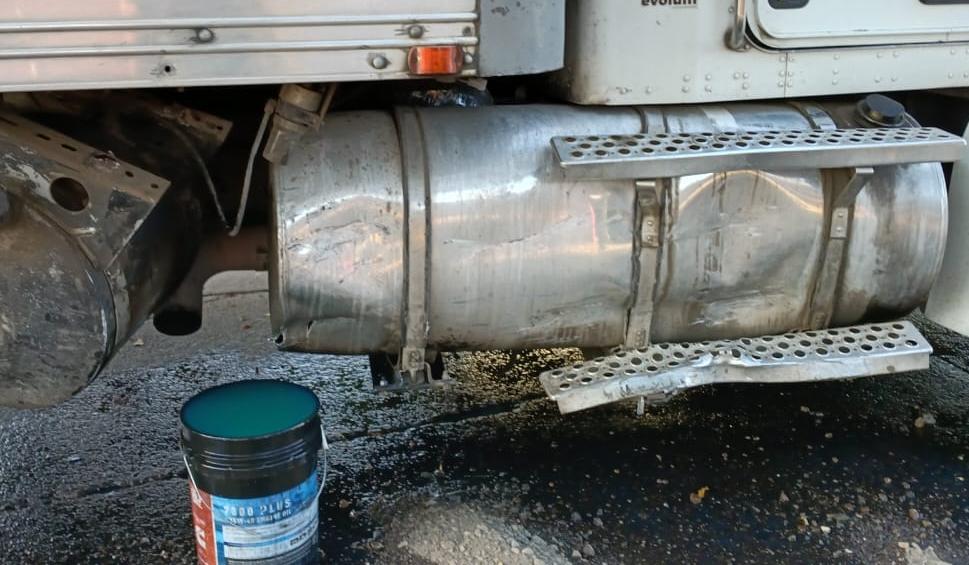 Cierran vialidad por derrame de combustible tras choque en pleno Centro ...