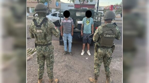El vehículo tenía un olor fuerte a marihuana; detienen a dos hombres en Culiacán, Sinaloa