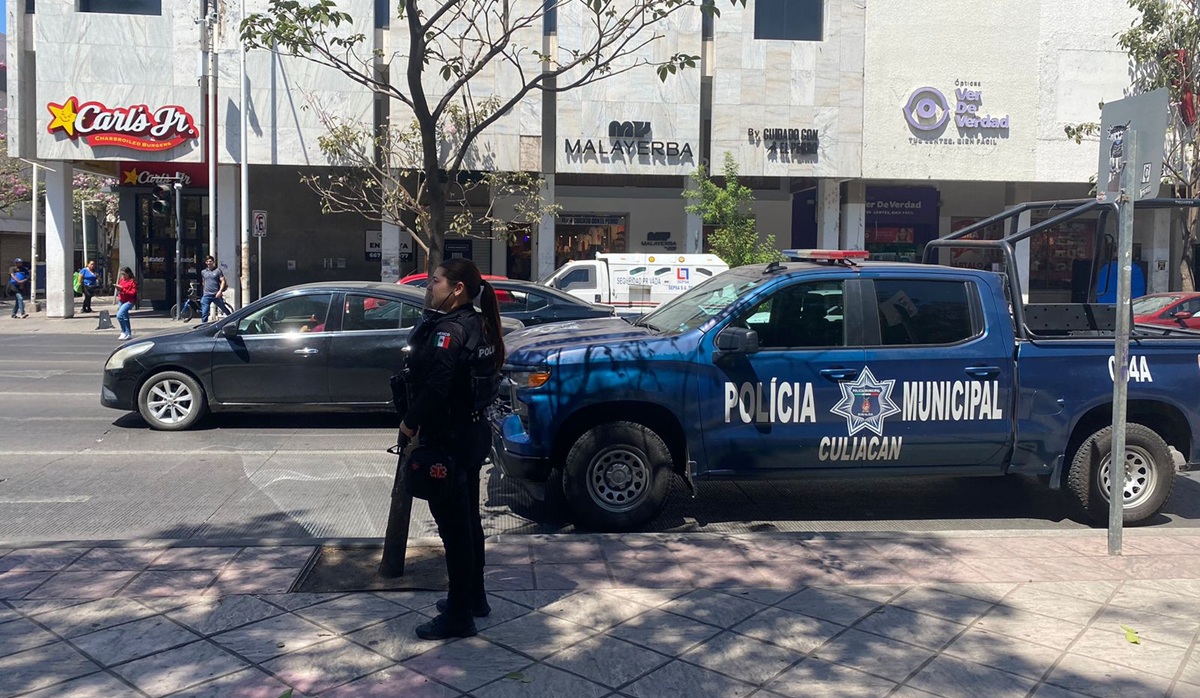 Operativo en el Centro de Culiacán de la Policía Municipal