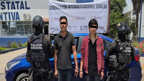 Dos son menores de edad: detienen a 5 personas con armas y equipo táctico en La Conquista, Culiacán
