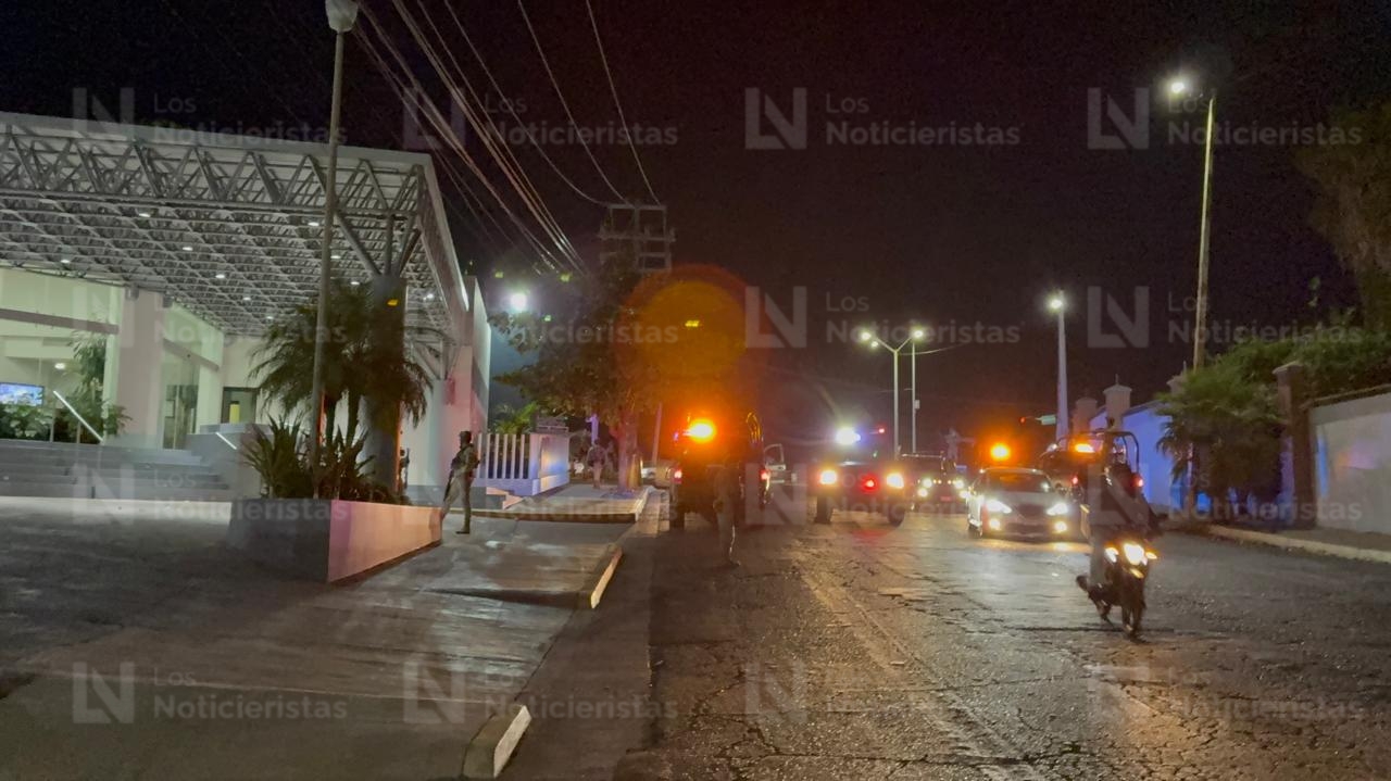 Ejército Mexicano afuera de funeraria en Montebello, en Culiacán