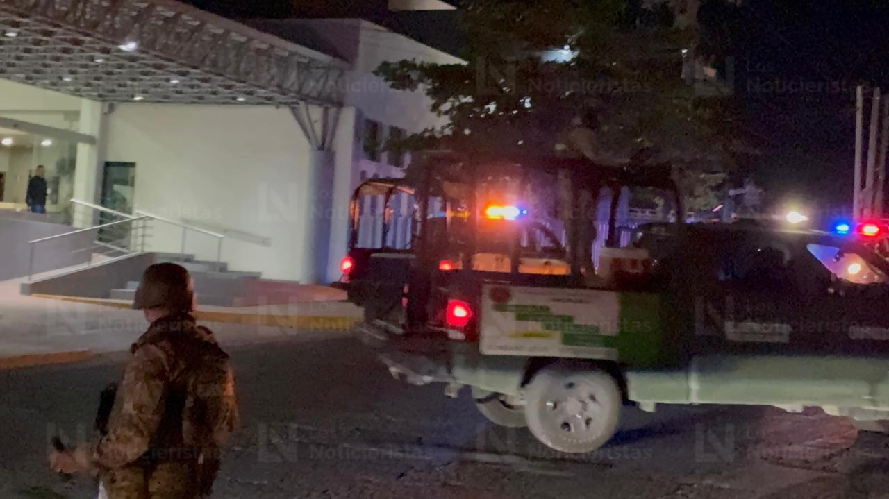 Ejército Mexicano afuera de funeraria en Montebello, en Culiacán