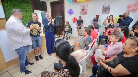 Entregan apoyos económicos a 150 personas con discapacidad en Mazatlán, Sinaloa