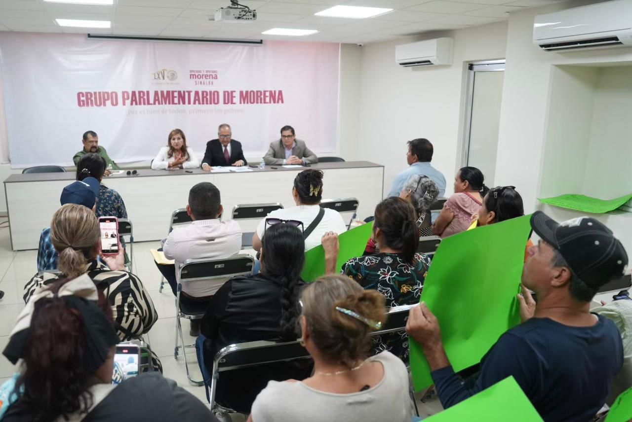 Diputados atienden a manifestantes de Juan José Ríos
