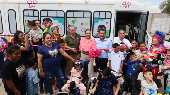 Previo al Día del Niño, DIF Navolato adquiere y pone a disposición un transporte para niñas y niños con discapacidad
