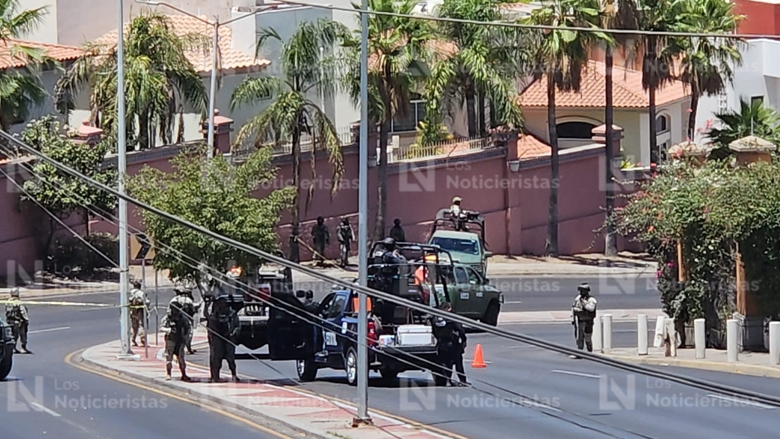 Persecución deja por lo menos dos detenidos y un vehículo asegurado en Montebello de Culiacán