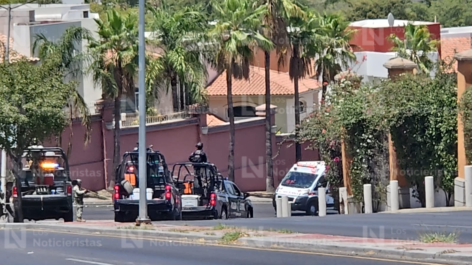 Persecución deja por lo menos dos detenidos y un vehículo asegurado en Montebello de Culiacán