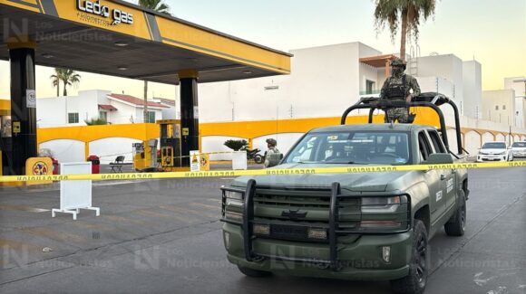 Ejecutan a balazos al despachador de una gasolinera en el sector Tres Ríos de Culiacán, Sinaloa