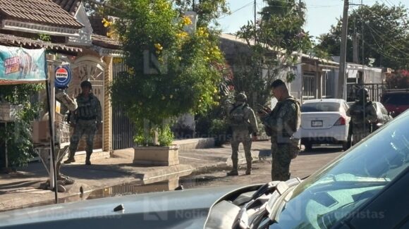 Frente a un abarrote ejecutan a balazos a un hombre en Juntas de Humaya en Culiacán, Sinaloa