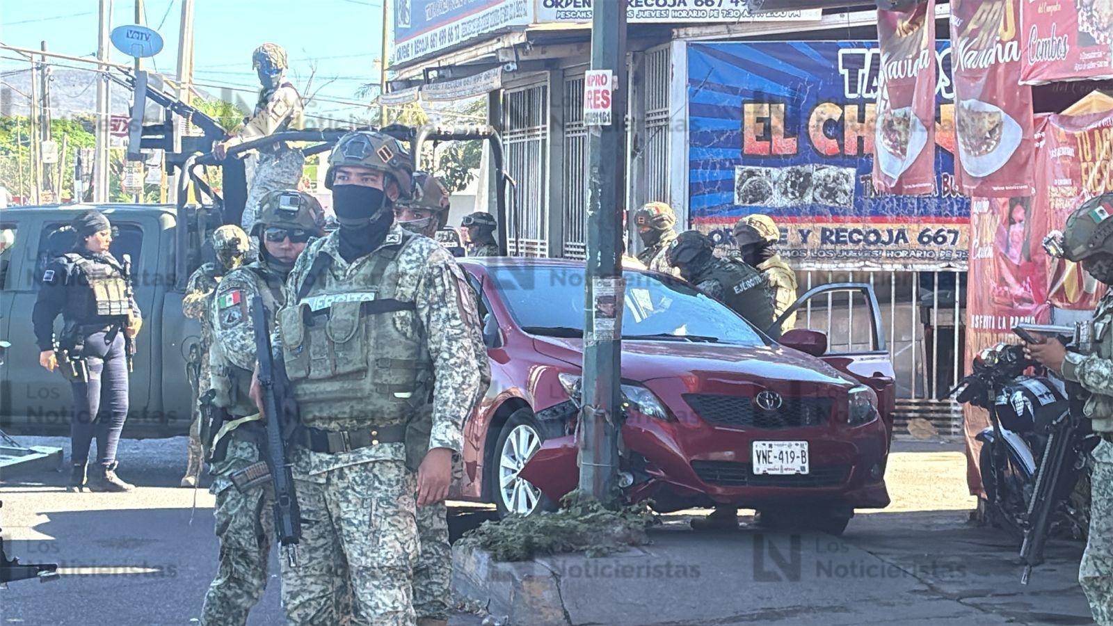 Ejecutan a un conductor de un vehículo en el sector Mercado de Abastos al sur de Culiacán